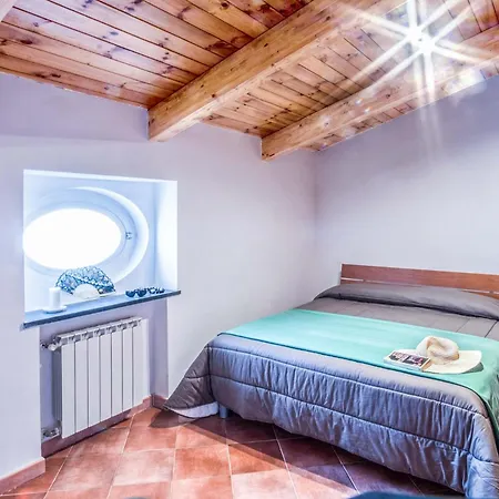 Amore Rentals - Maison Palazzo Correale Apartment *